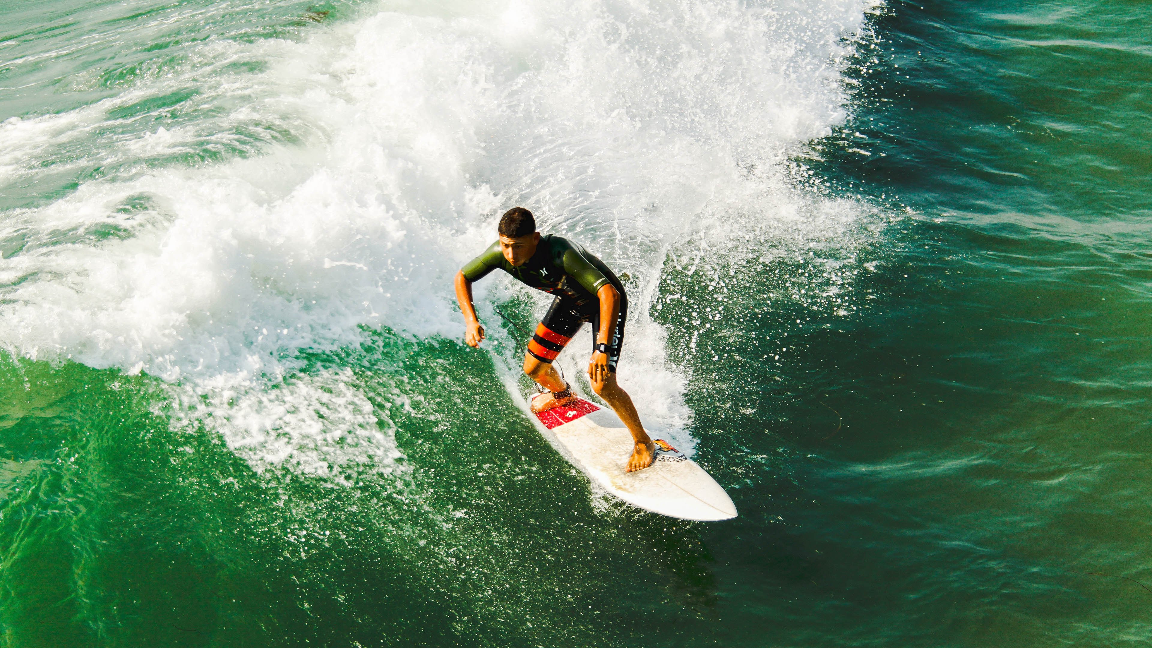 开云体育平台APP-乔治一剑封喉，当沉默的利刃刺穿步行者的心脏